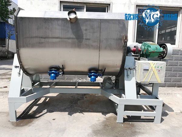 工人和真石漆攪拌機(jī)需要休息和補(bǔ)充,以更好地提高效率 工人和真石漆攪拌機(jī)需要休息和補(bǔ)充,以更好地提高效率